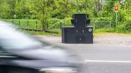 Polizei schnappt Frau nach mehr als 100 Tempoverstößen