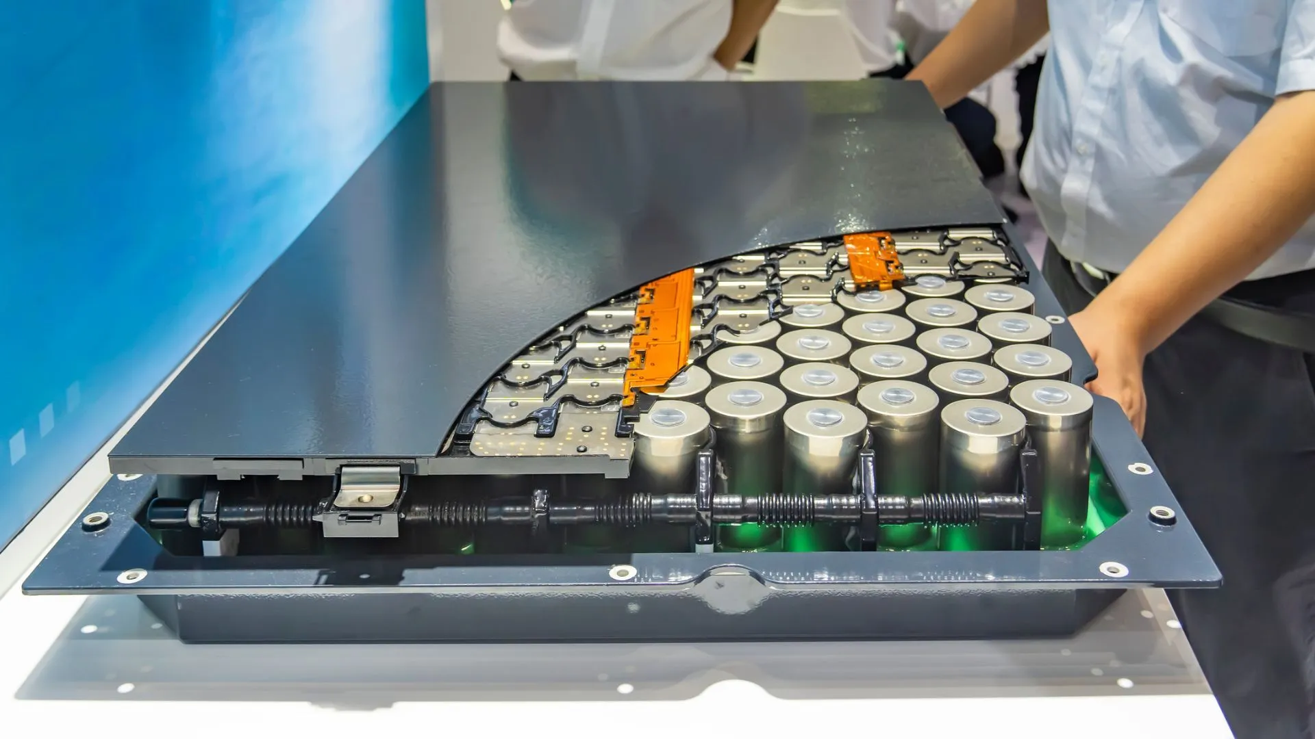 Samsung’s 20-year-life EV battery runs 600 miles on 9-minute charge