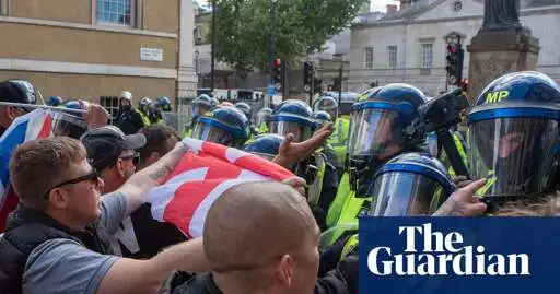Police arrest man filmed at far-right rally allegedly calling for Keir Starmer to be shot