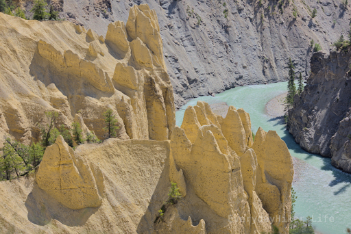 Looking across both of the ridgelines of hoodoos.  The glacial water in Toby creek contrasts well with the orangish hoodoos.