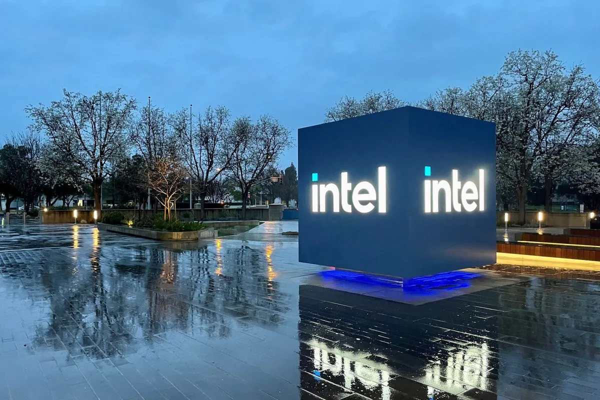 Qualcomm approached Intel about acquisition, report claims