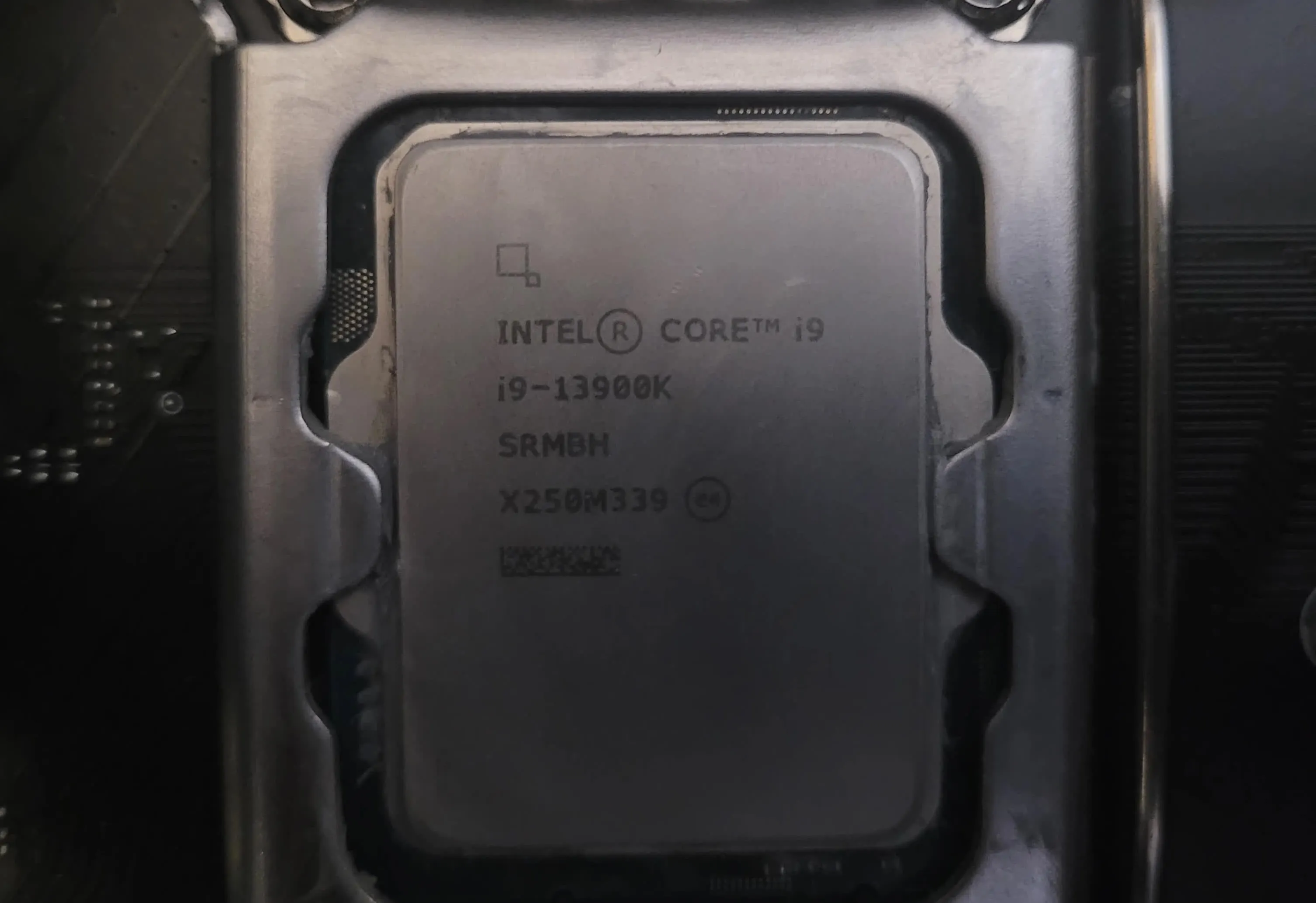 Amazon customer discovers his Intel Core i9-13900K is an i7-13700K in disguise