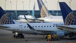 Dead body found in wheel well after United flight lands in Hawaii