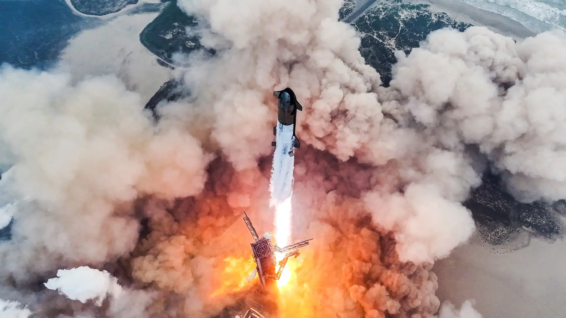 SpaceX’s Starship rocket completes test flight for the first time, successfully splashes down