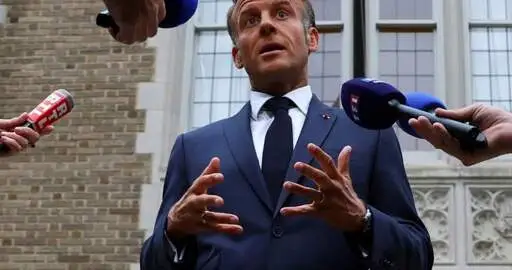 Macron calls Putin ‘an ogre at our doorstep,’ doubts Russia will make peace - National | Globalnews.ca