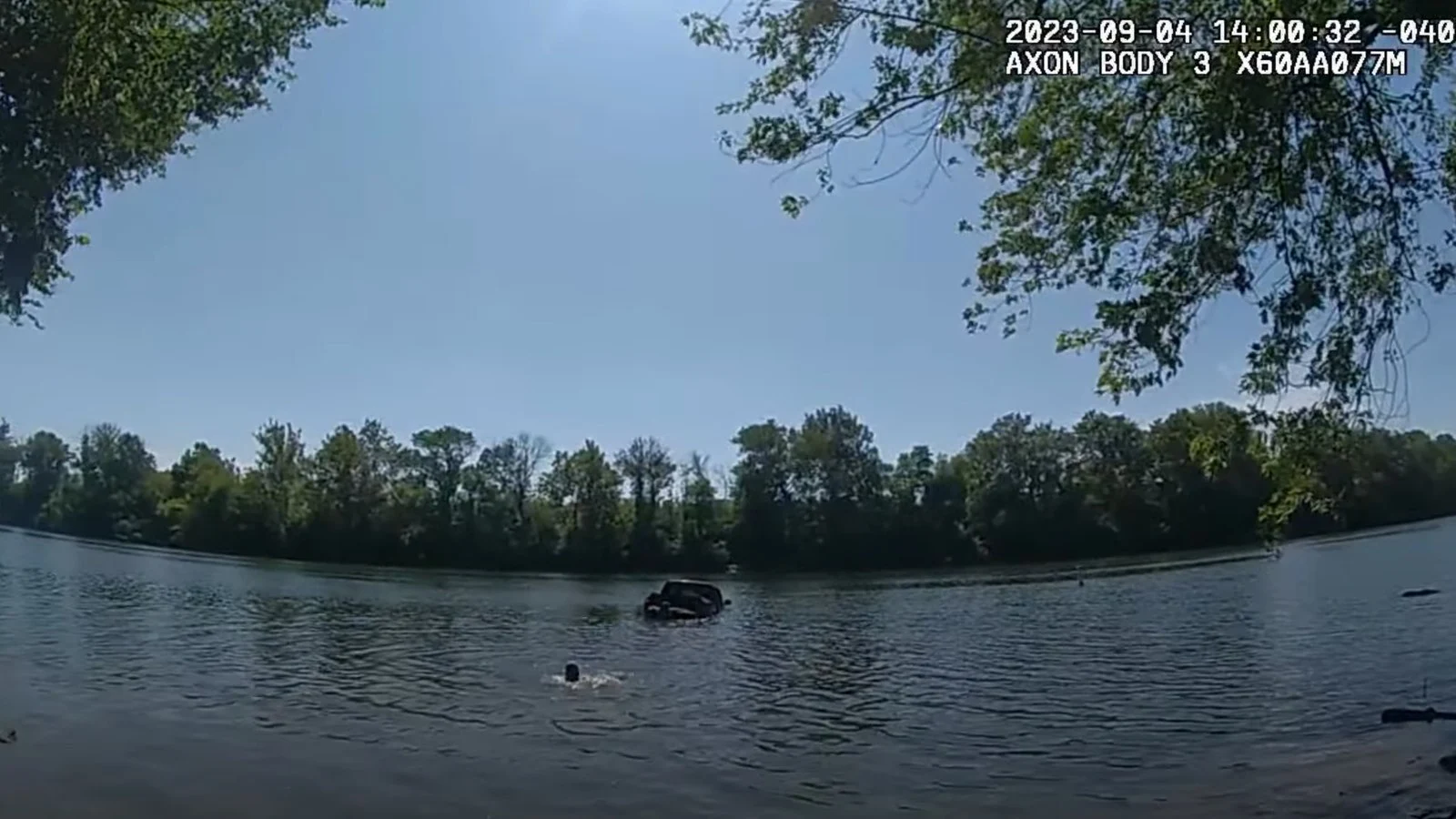 Video: Pa. officer rescues father, daughter from sinking pickup truck