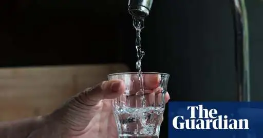 ‘Brexit problem’: UK tap water safety at risk after testing labs shut down