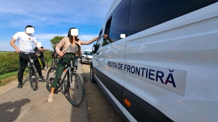 Patania a doi turisti germani care credeau ca Romania este in Schengen si au trecut ilegal granita pe biciclete