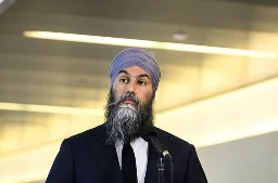 Jagmeet Singh says he's still the right person to lead NDP despite falling support