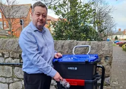 Calls for council leader and cabinet to resign for recycling scheme 'disaster'