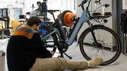 Dutch researchers employ unique e-bike to make cycling safer