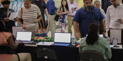 Trump Economy 'Stalling Out' as Unemployment Rate Hits Highest Level in 4 Years | Common Dreams