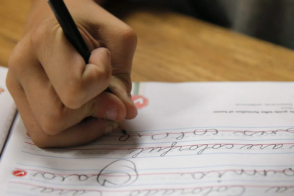 Cursive writing to be reintroduced in Ontario schools this fall