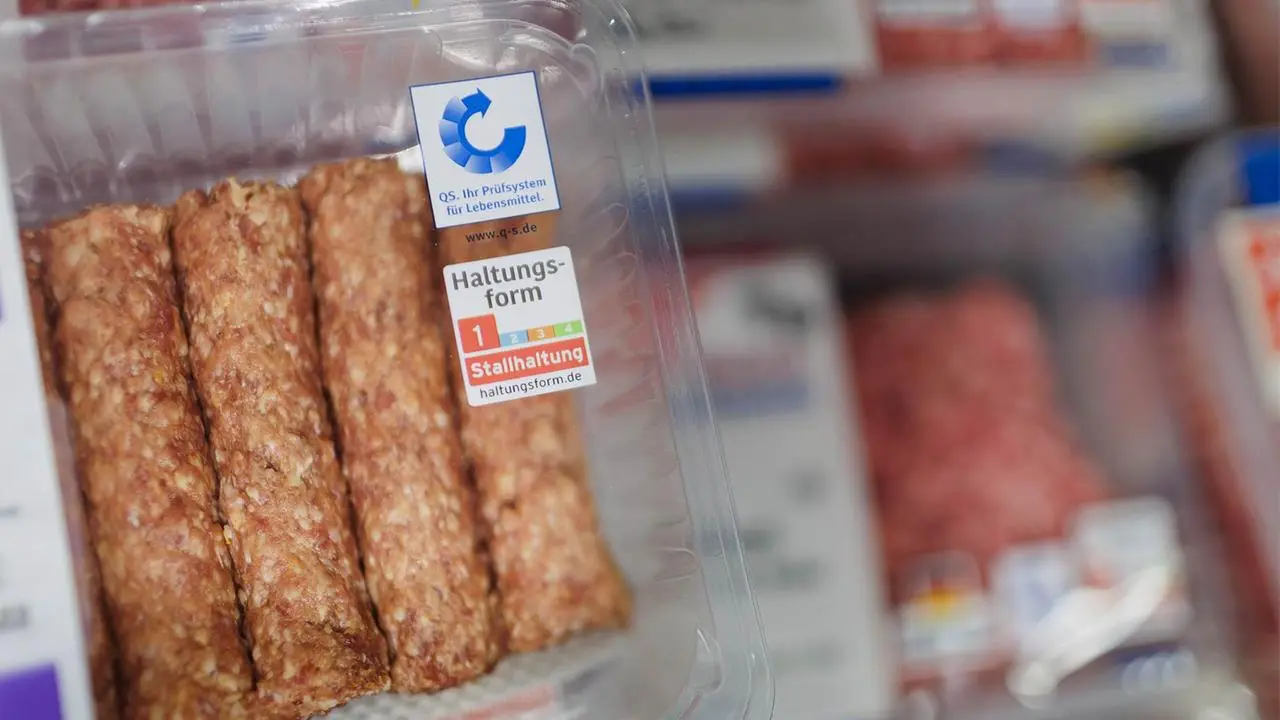 Greenpeace-Abfrage: Billigfleisch dominiert im Supermarkt