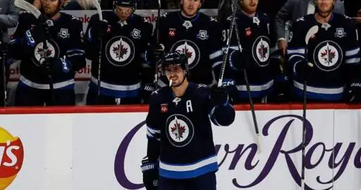 Scheifele sets franchise points record as Winnipeg Jets down Nashville 4-1 - Winnipeg | Globalnews.ca