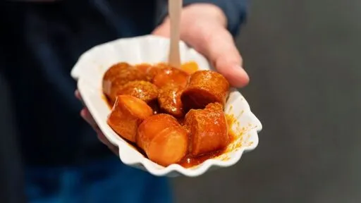 Volkswagen: Konzern plant offenbar Verkauf der Currywurst im Einzelhandel