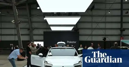 ‘The Chinese will not pause’: Volvo and Polestar bosses urge EU to stick to 2035 petrol car ban