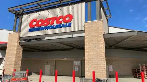 How Costco's electric vehicle charging experiment could be a game changer for American drivers