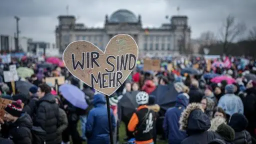 Demos gegen Rechts: Kann eine neue Welle des Protests entstehen?