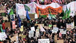 Demonstrationen gegen rechts: Mehr als 250.000 Menschen fordern in München Brandmauer gegen AfD