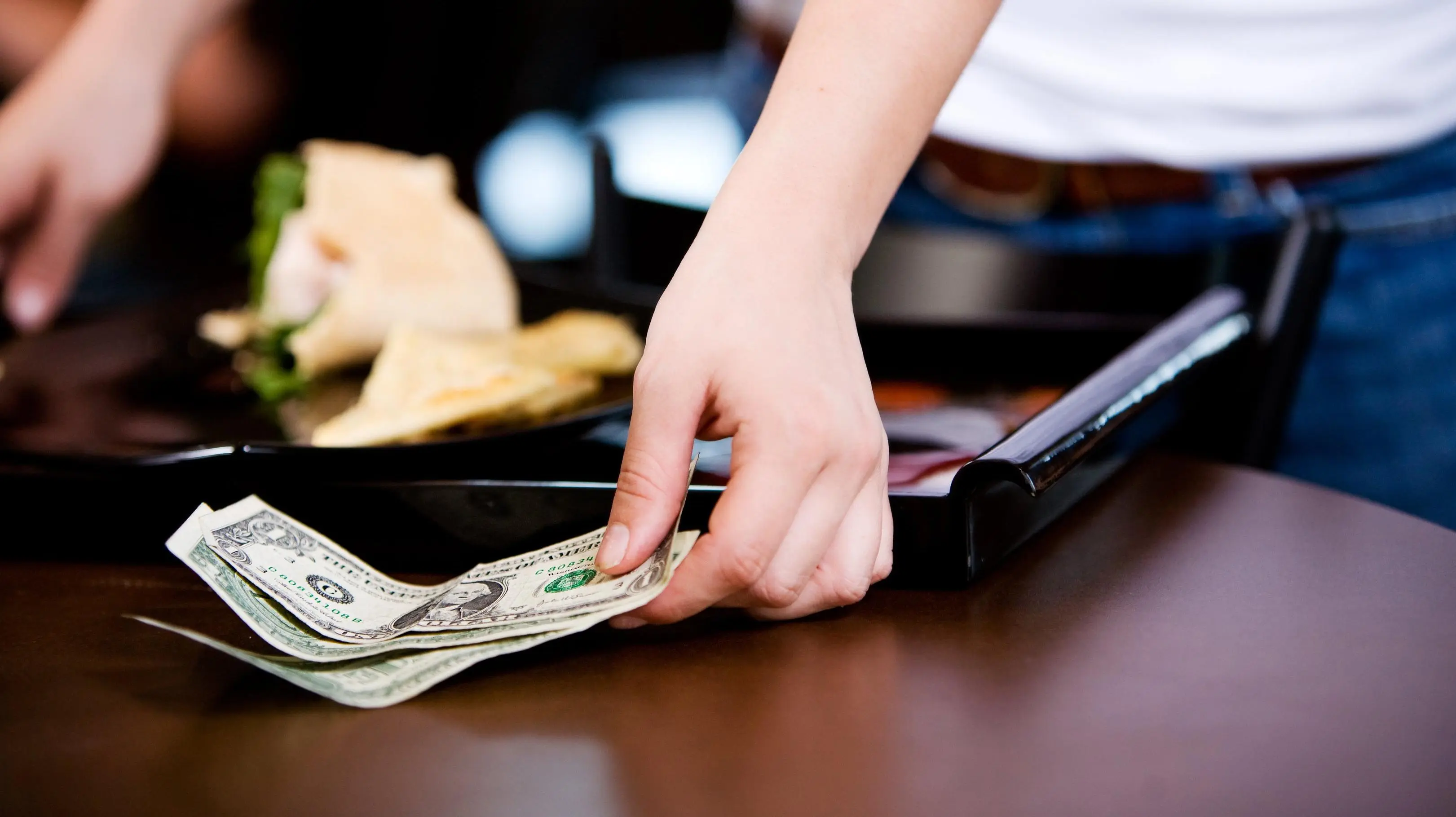 Diners Admit Tipping Is All About Control