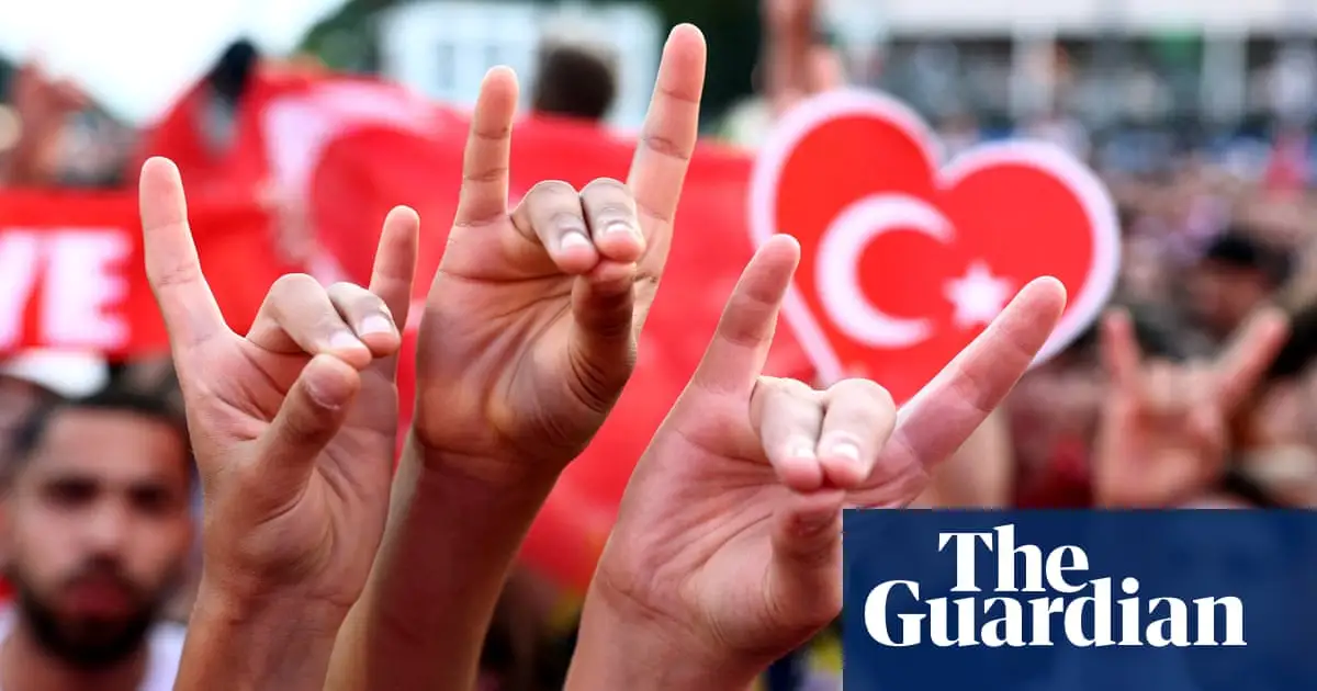 German city bans ‘silent fox’ gesture in schools over similarity to far-right sign