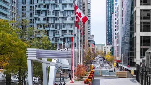 Strong road safety policies have helped keep Canada on track, study shows