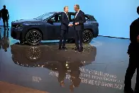 Electric cars: European carmakers lobby Brussels to extend combustion engine deadline